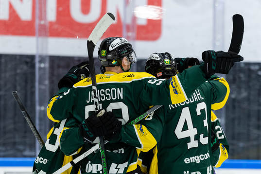 Östersunds spelare jublar