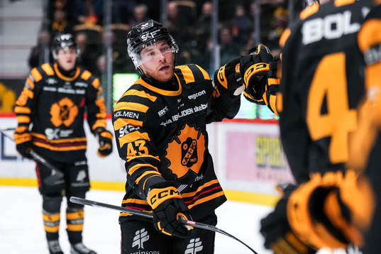 Skellefteås Filip Sandberg jublar