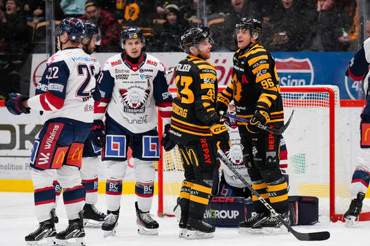 Skellefteås Filip Sandberg och Rickard Hugg jublar
