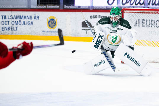 Färjestads målvakt Victor Brattström