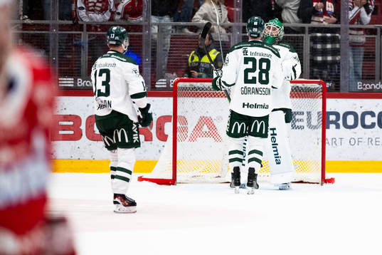 Färjestads Mattias Göransson och målvakt Victor