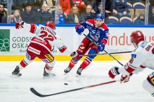 MoDos Adam Pettersson och Oskarshamns Ahti Oksanen