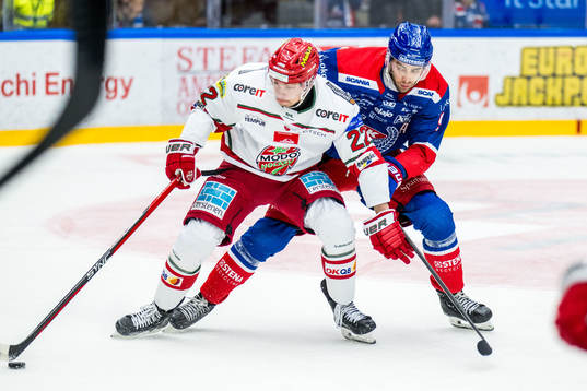 MoDos Adam Pettersson och Oskarshamns Ahti Oksanen