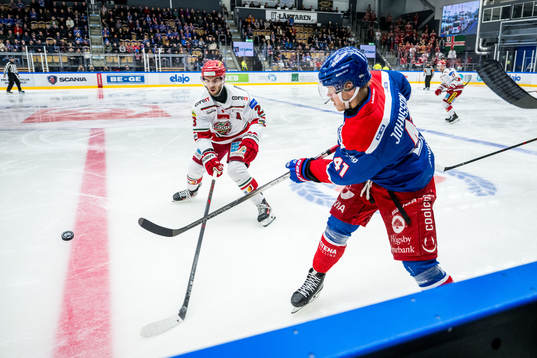 MoDos Adam Pettersson och Oskarshamns Johan Johnsson