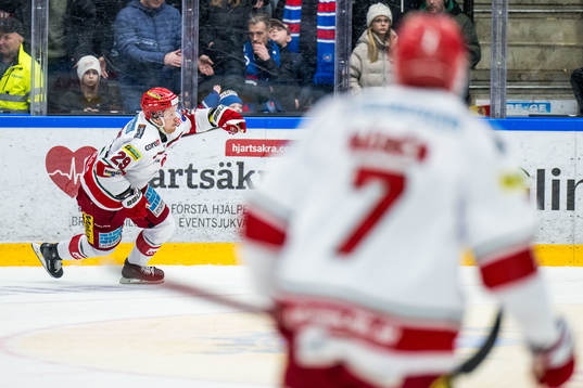 MoDos Mikkel Aagaard jublar