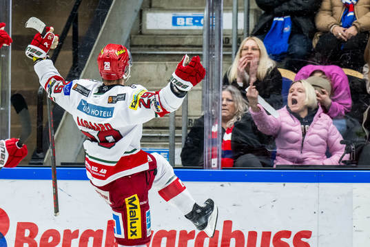 MoDos Mikkel Aagaard jublar