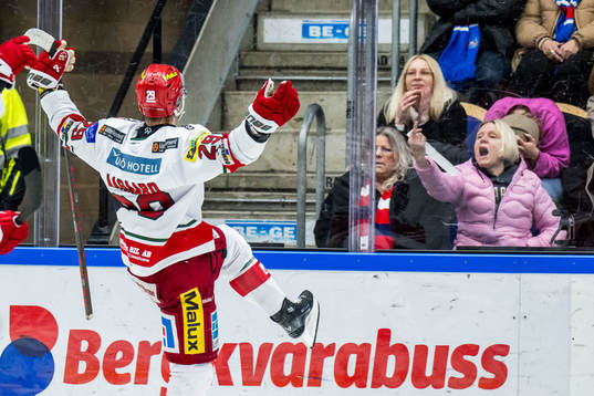 MoDos Mikkel Aagaard jublar