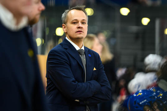 Head coach Andreas Karlsson of Sweden