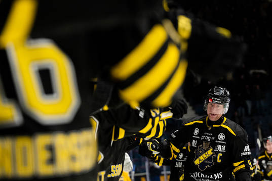 AIKs Richard Gynge jublar