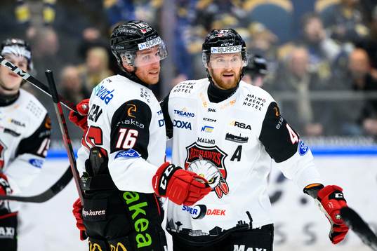 Malmö Redhawks Matias Lassen och Joakim Ryan jublar