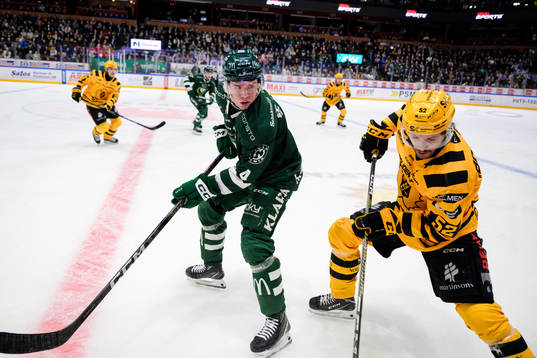 Färjestads Oscar Lawner och Skellefteås Arvid Lundberg
