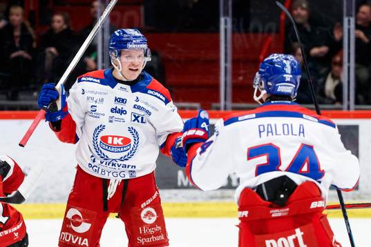 Oskarshamns Johan Johnsson och Olli Palola jublar