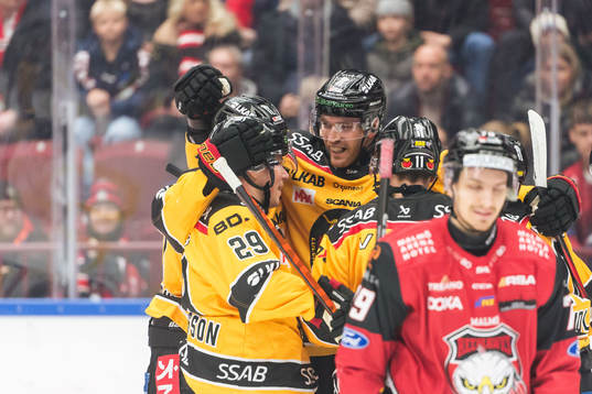Luleås Oscar Eklind jublar