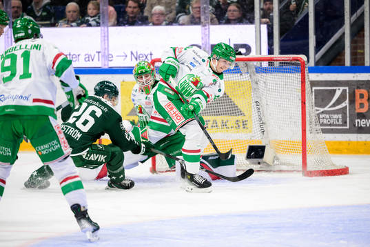 Färjestads Joel Nyström och Rögles Samuel Jonsson