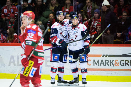 Linköpings Linköpings Patrick Russell jublar