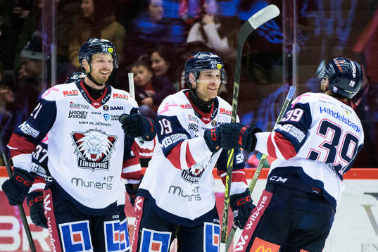 Linköpings Linköpings Patrick Russell jublar