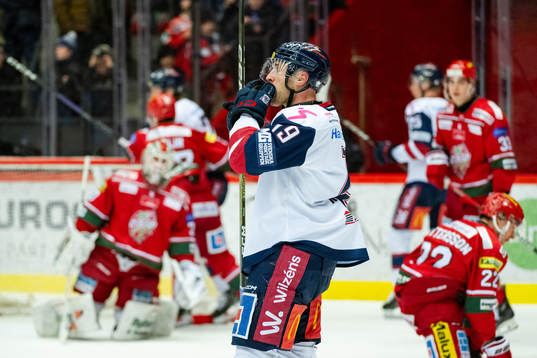 Linköpings Patrick Russell jublar