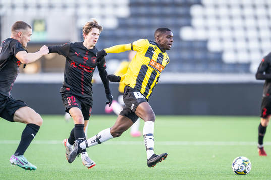 Midtjyllands Valdemar Byskov och Häckens Anomnachi Chidi