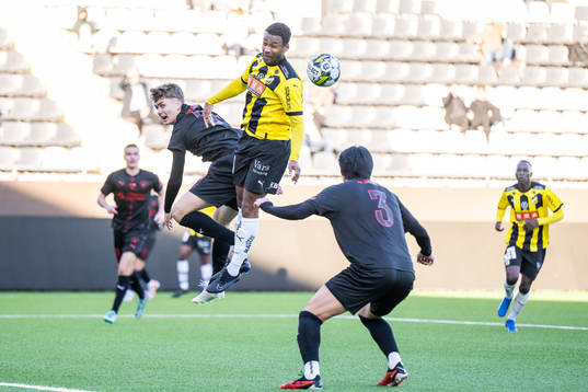 Midtjyllands Adam Nygaard och Häckens Ola Kamara