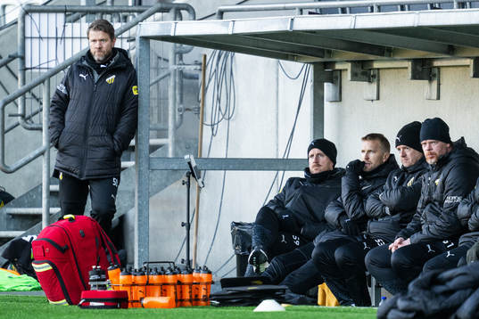 Häckens tränare Pål Arne Johansen, assisterande tränare Håkon Wibe-Lund, assisterande tränare Rasmus Lindgren, assisterande tränare Jesper Ljung och målvaktstränare Christoffer Källqvist