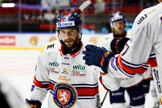 Växjös Tobias Rieder jublar