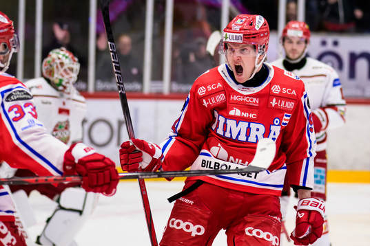 Timrås Sebastian Hartmann jublar