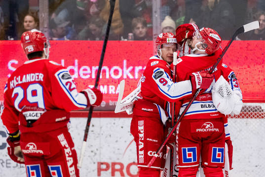 Timrås spelare jublar