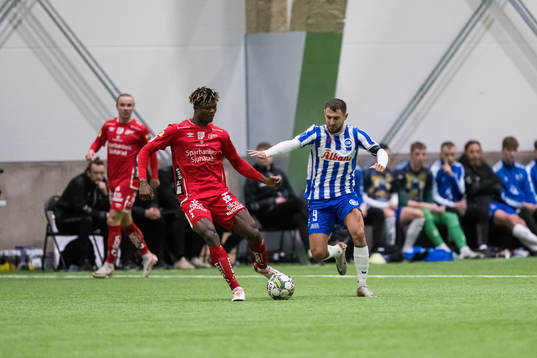 Elfsborgs Terry Yegbe och Odenses Bashkim Kadrii