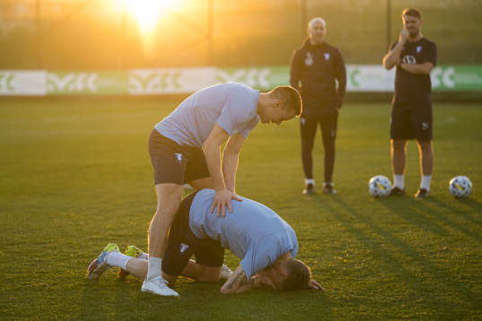 Malmö FFs Søren Rieks  har ont