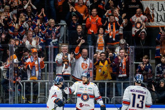 Växjös Eric Martinsson jublar