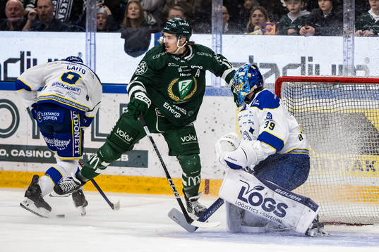 Färjestads Marcus Nilsson och Leksands målvakt Filip