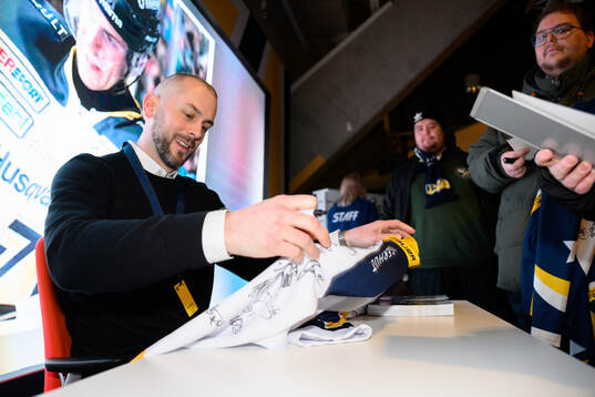 Den tidigare HV71-spelaren Erik Christensen skriver