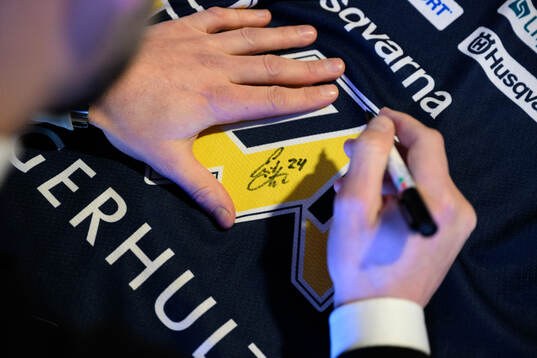 Den tidigare HV71-spelaren Erik Christensen skriver