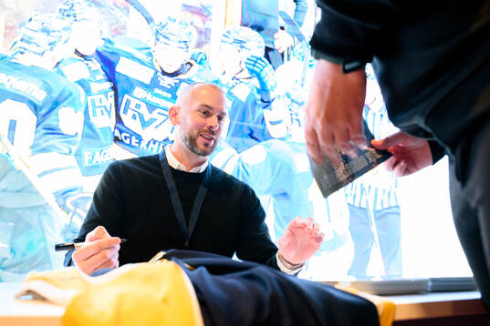 Den tidigare HV71-spelaren Erik Christensen skriver