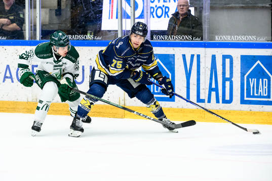 Färjestads Mattias Göransson och HV71s Radan Lenc