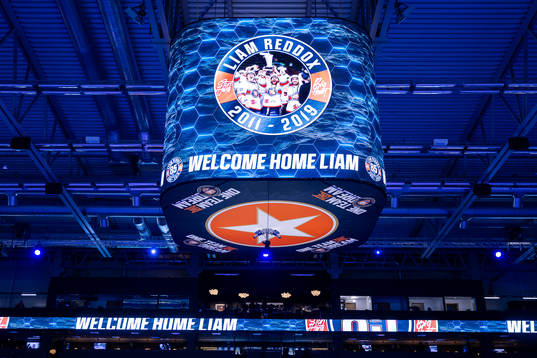 Jumbotron med hyllning till Liam Reddox före