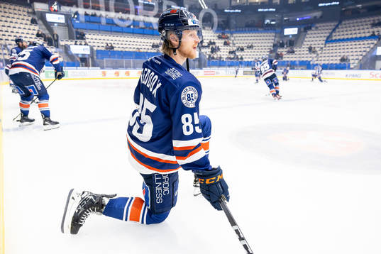 Växjös Joachim Blichfeld med Liam Reddox tröja