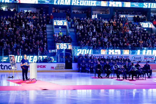 Den tidigare Växjö-spelaren Liam Reddox hyllas innan