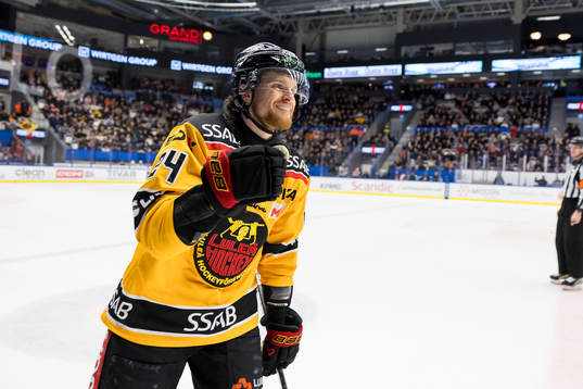 Luleås Brendan Shinnimin jublar