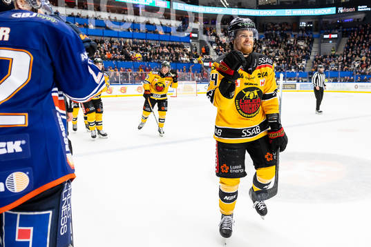 Luleås Brendan Shinnimin jublar