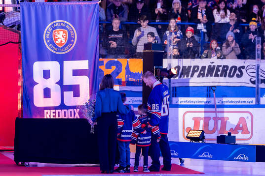 Den tidigare Växjöspelaren Liam Reddox hyllas före