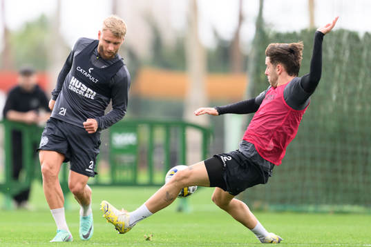 Hammarbys Simon Strand och Marc Llinares Barragan