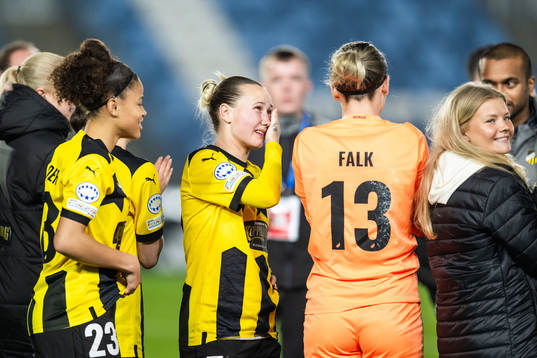 Felicia Schröder, Marika Bergman Lundin and goalkeeper Jennifer Falk of Häcken celebrate