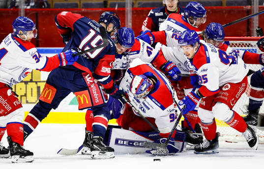 Oskarshamns målvakt Marek Langhamer och Nick Olesen