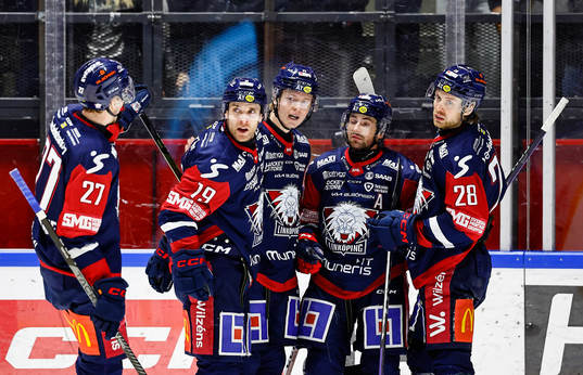 Jubel av Linköpings Patrick Russell , Filip Bystedt, Broc