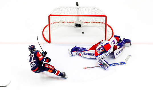 Mål 5-3 av Linköpings Linköpings Vilmos Gallo förbi