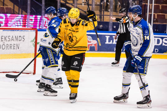 Skellefteås Linus Lindström jublar