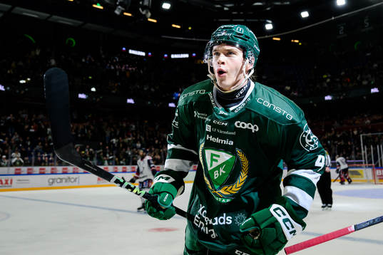 Färjestads Oscar Lawner jublar