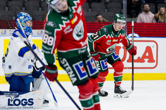Frölundas Jere Innala jublar