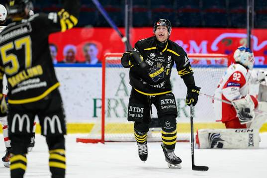 AIKs Richard Gynge jublar